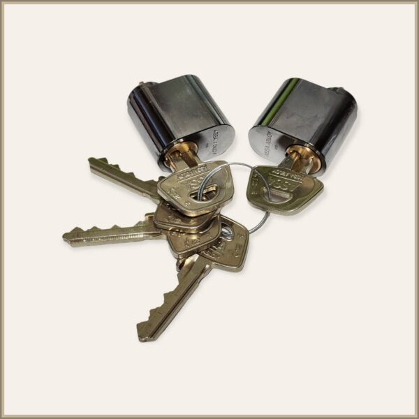 2x_assa_basic-1301cr_5av-1500 2x Assa 1301 avainpesä 5 avainta